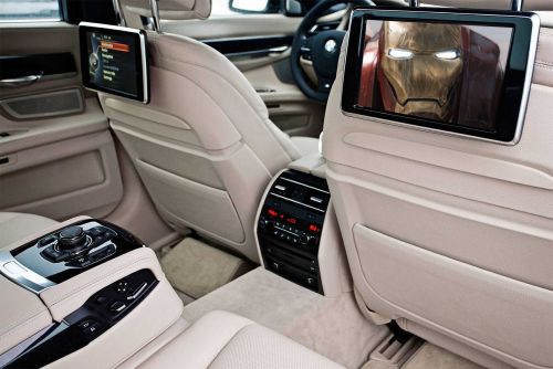 TOUCH-SCREEN WiFi 10.5 HEADREST SYSTEM (with DVD player)